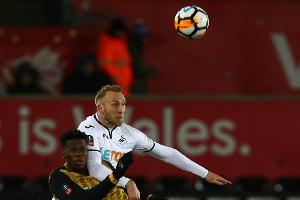 Bielefeld schnappt sich Verteidiger Hoorn aus Swansea
