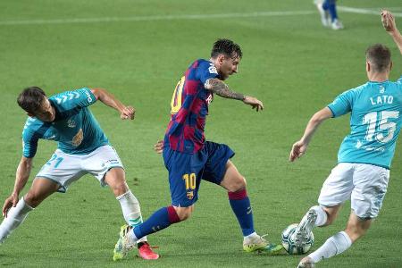 Die spanische 'Sport' berichtet, dass neben ManCity auch Stadtrivale Manchester United ein Auge auf Messi geworfen haben sol...
