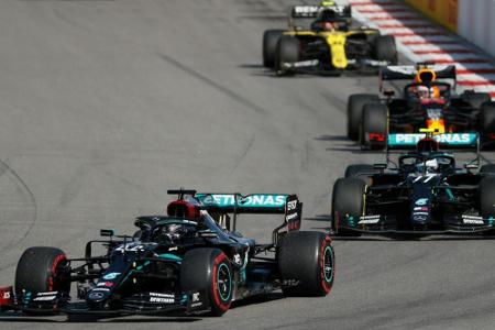 Hamilton nach 10-Sekunden-Strafe auf Rang drei Hamilton nach 10-Sekunden-Strafe auf Rang drei