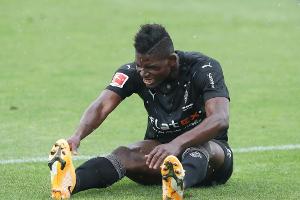 Fußball: Sportmediziner Bloch warnt vor Überbelastung