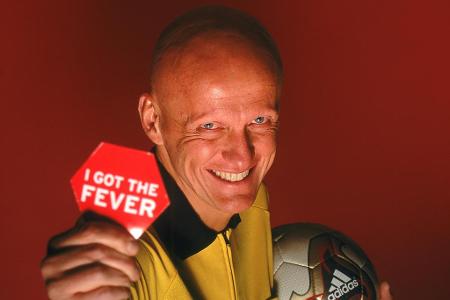 Normalerweise pfeift der Schiri die Stars. Stand er auf dem Rasen, pfiff der Star die Kicker. Von 1998 bis 2003 wurde der ch...