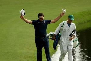 Golf: Rahm schlägt Hole-in-one trotz Wasserberührung