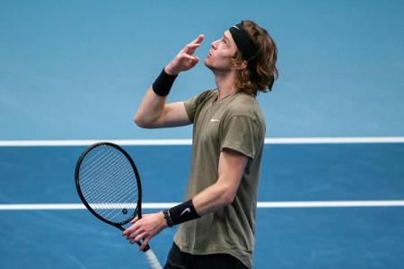 Rublew nach fünftem Saisonsieg für London qualifiziert - Kritik an Djokovic Rublew nach fünftem Saisonsieg für London qualifiziert - Kritik an Djokovic
