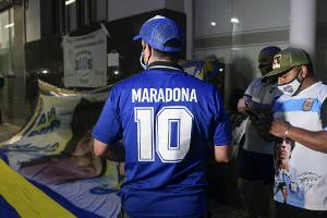 Maradona erfolgreich am Gehirn operiert
