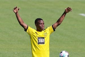 Nach Beleidigungen gegen Moukoko: Geldstrafe und Auflagen für Schalke 04