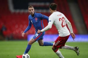 England ohne Henderson und Sterling gegen Island