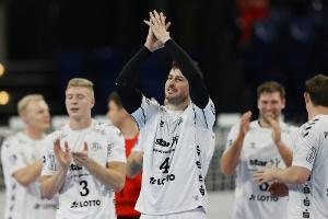 Handball: Spitzentrio marschiert vorneweg