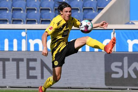 Dem DFB-Star droht die zweite ernüchternde Saison im BVB-Dress. Konkurrent Raphael Guerreiro scheint übermächtig. Zudem gibt...