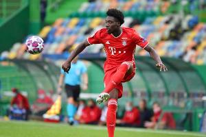 FC Bayern: Davies wieder ins Training eingestiegen