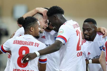 HSV siegt dank Terodde in Karlsruhe HSV siegt dank Terodde in Karlsruhe