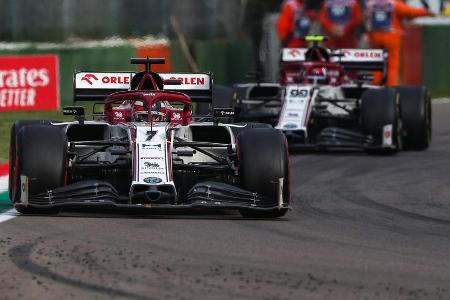 Mit der vielleicht überraschendsten Fahrerpaarung geht Alfa in die kommende Saison. Von Räikkönen erwarteten Fans und Expert...