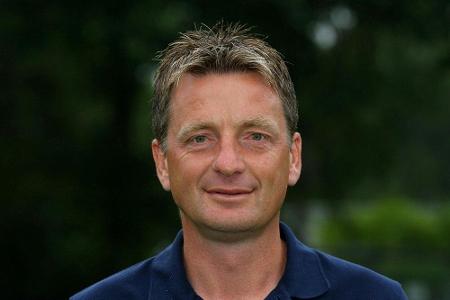 Schalke holt Widmayer als weiteren Assistenztrainer Schalke holt Widmayer als weiteren Assistenztrainer
