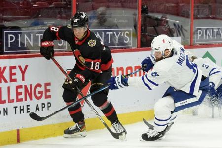 Eishockey: Shootingstar Stützle mit Sieg bei NHL-Debüt Eishockey: Shootingstar Stützle mit Sieg bei NHL-Debüt