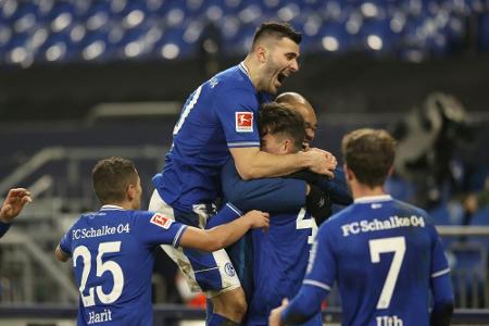 Hoppe und Harit machen es möglich: Schalke verhindert den Tasmania-Rekord Hoppe und Harit machen es möglich: Schalke verhindert den Tasmania-Rekord