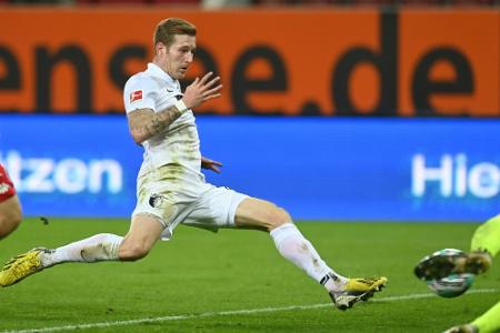 Testspiel: Hahn schießt Augsburg zum Sieg Testspiel: Hahn schießt Augsburg zum Sieg