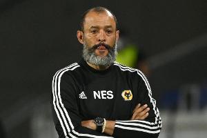 Wolverhampton-Teammanager spendet 250.000 Pfund für Bedürftige