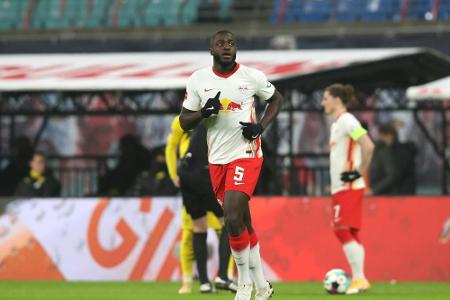 Rummenigge bestätigt Bayern-Interesse an Upamecano Rummenigge bestätigt Bayern-Interesse an Upamecano
