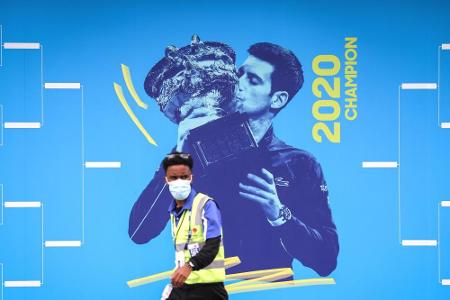 Australian Open: Spieler nach Coronafall in die Isolation Australian Open: Spieler nach Coronafall in die Isolation
