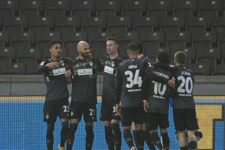 Platz unbespielbar: Bundesligaspiel Bielefeld-Bremen abgesagt Platz unbespielbar: Bundesligaspiel Bielefeld-Bremen abgesagt