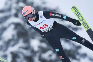 Skispringen: Deutsches Mixed-Team zur Halbzeit auf Rang fünf