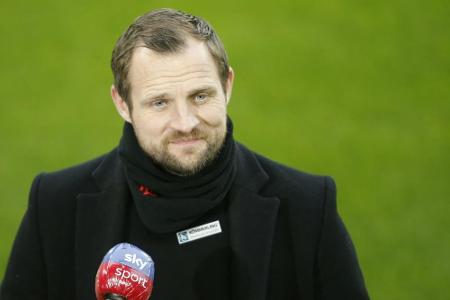 Svensson stützt Rose: Svensson stützt Rose: