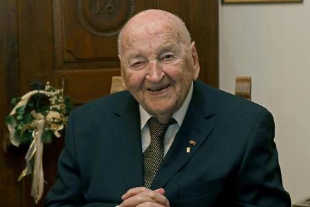 Keller und Curtius gratulieren DFB-Ehrenpräsident Braun Keller und Curtius gratulieren DFB-Ehrenpräsident Braun