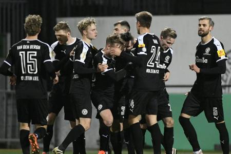 Kiel nach Sieg gegen Würzburg Spitzenreiter Kiel nach Sieg gegen Würzburg Spitzenreiter