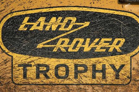 Land Rover Defender Works V8 Trophy: Camel lässt grüßen