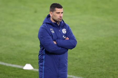 Auch mit Grammozis keine neue Hoffnung: Schalke trudelt in die zweite Liga Auch mit Grammozis keine neue Hoffnung: Schalke trudelt in die zweite Liga