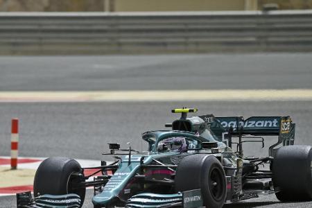 Vettel steht, Schumacher sammelt Kilometer - Mercedes kommt ins Rollen Vettel steht, Schumacher sammelt Kilometer - Mercedes kommt ins Rollen