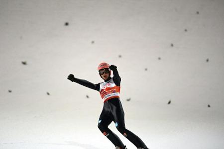 Skispringen: DSV-Quartett führt bei WM nach erstem Durchgang Skispringen: DSV-Quartett führt bei WM nach erstem Durchgang