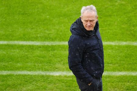 Trotz Sehschwäche eines Spielers: Freiburg behält nach Trikotwechsel den Durchblick Trotz Sehschwäche eines Spielers: Freiburg behält nach Trikotwechsel den Durchblick
