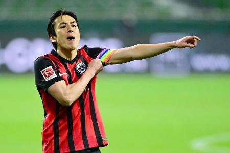 Eintracht-Dauerbrenner Hasebe verlängert bis 2022 Eintracht-Dauerbrenner Hasebe verlängert bis 2022