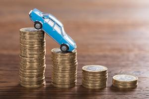 Kfz-Versicherung Auto Geld
