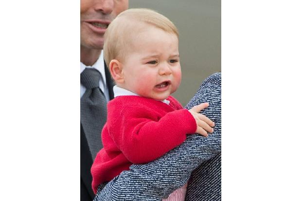 ...durfte Prinz George mit seinen Eltern mit auf seine erste große Auslandsreise nach Australien und Neuseeland. Tausende vo...