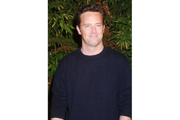 ...von Matthew Perry behaupten, der Anfang der 2000er Jahre noch ein echter Hingucker war. Aber immerhin: Auch wenn er heutz...