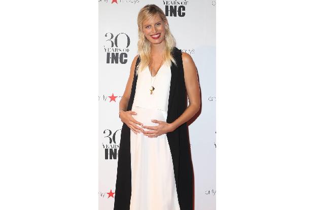 Der Babybauch ist das schönste Accessoire – das weiß auch Karolína Kurková, die 2015 mit Söhnchen Nummer zwei, Noah Lee, von...