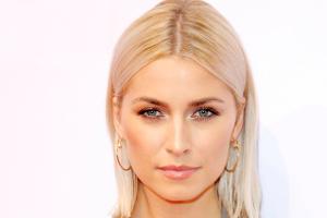 Lena Gercke sendet Grüße aus dem Bett