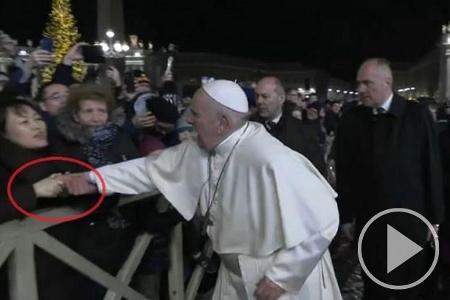 1220x814-Papst.jpg 1220x814-Papst.jpg
