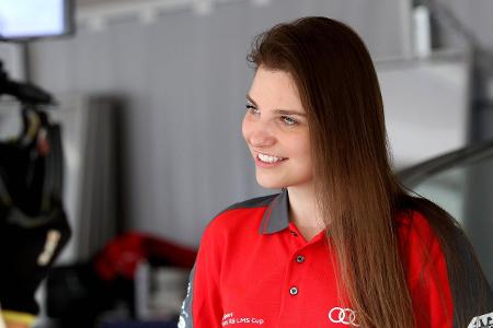 Vivien Keszthelyi (Audi Seyffarth R8 LMS Cupe) bei der Forme... Vivien Keszthelyi (Audi Seyffarth R8 LMS Cupe) bei der Forme...