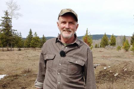 Andreas (67) lebt auf seiner 32 Hektar großen Ranch mitten im traumhaften Westen Kanadas. Der gebürtige Schweizer wanderte 1...