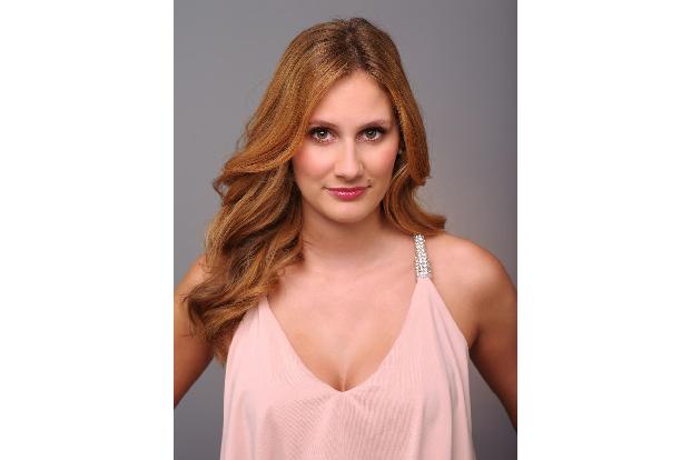 Leonie Rosella Bachelor.jpg