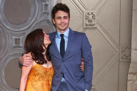 James Francos (38) Mutter Betsy ist auch Schauspielerin. Witzig: In der US-Soap 