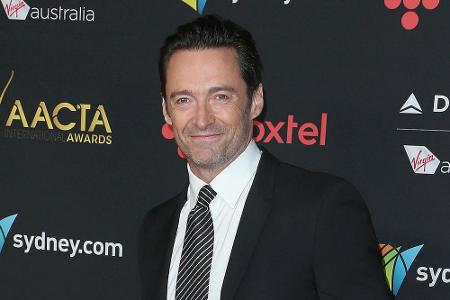 Mit 18 Jahren zog es Hugh Jackman nach England. Dort war er zunächst als Hausmeister an einer Schule angestellt und erweiter...
