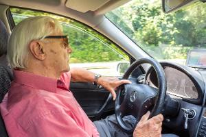 So können Rentner bei der Kfz-Versicherung sparen