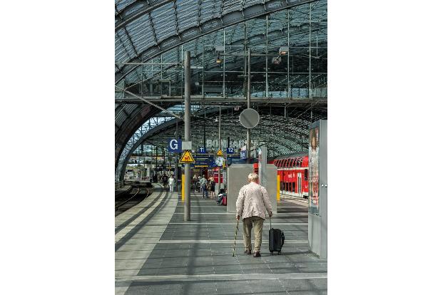 Bahnreisender CHROMORANGE.jpg