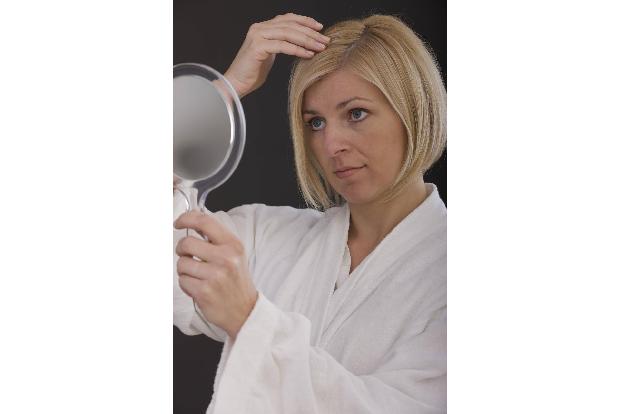 schuppige Kopfhaut_McPHOTO.jpg