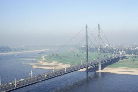 Düsseldorf, Flug