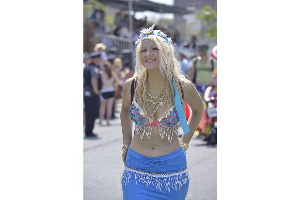 meerjungfrauen küssen hippies