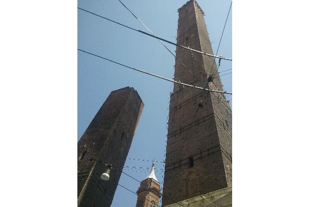 Garisenda Asinelli